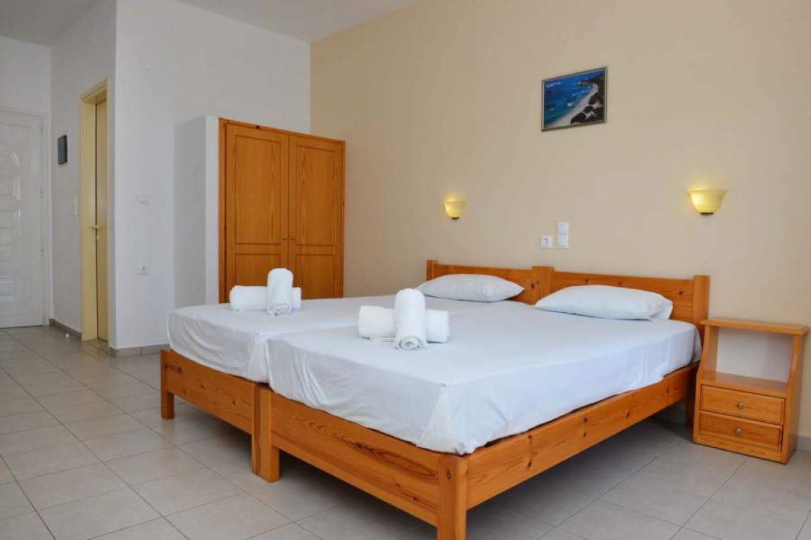 Despoina-Skiathos-bračni krevet.jpg