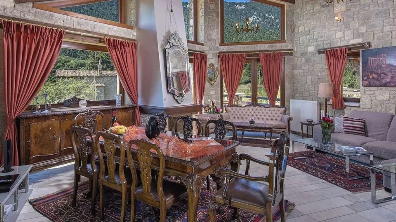 VIP Chalet 4 Seasons-Grand superior chalet Pyrrha.jpg