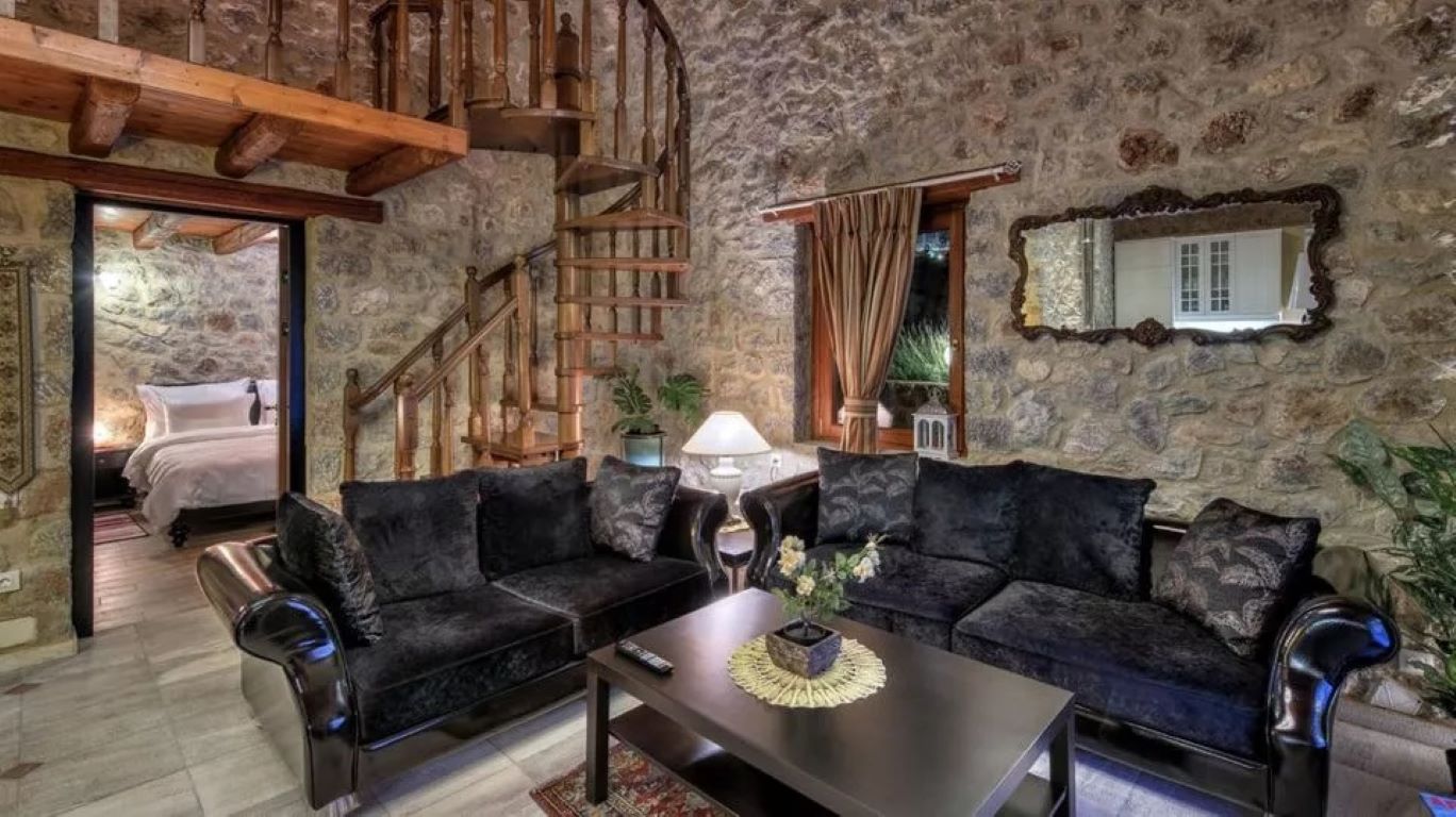 VIP Chalet 4 Seasons-Superior Deluxe Chalet Daphne.jpg