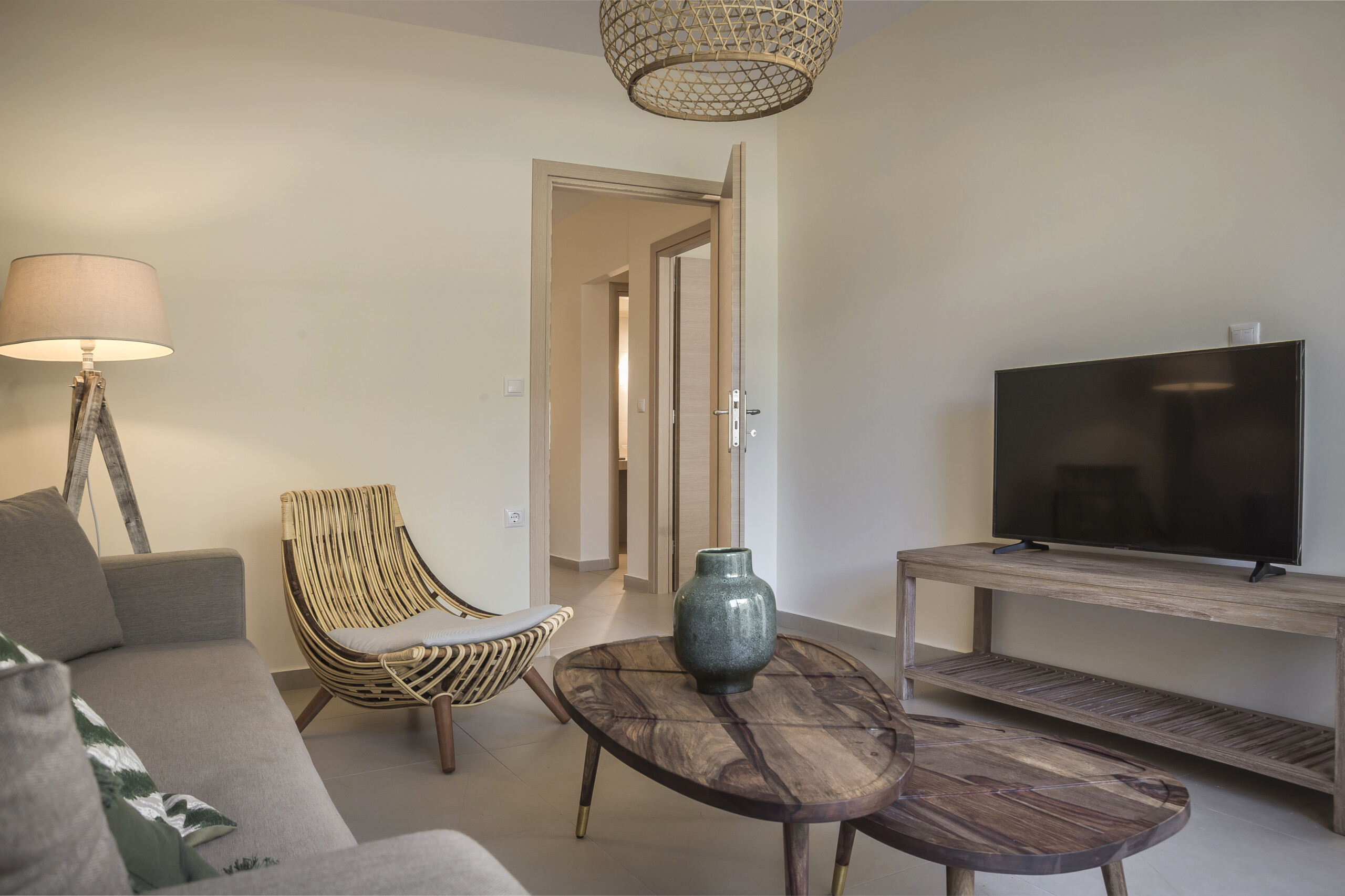 Meliti-Waterfront-Suites--Amaryllis-tv.jpg