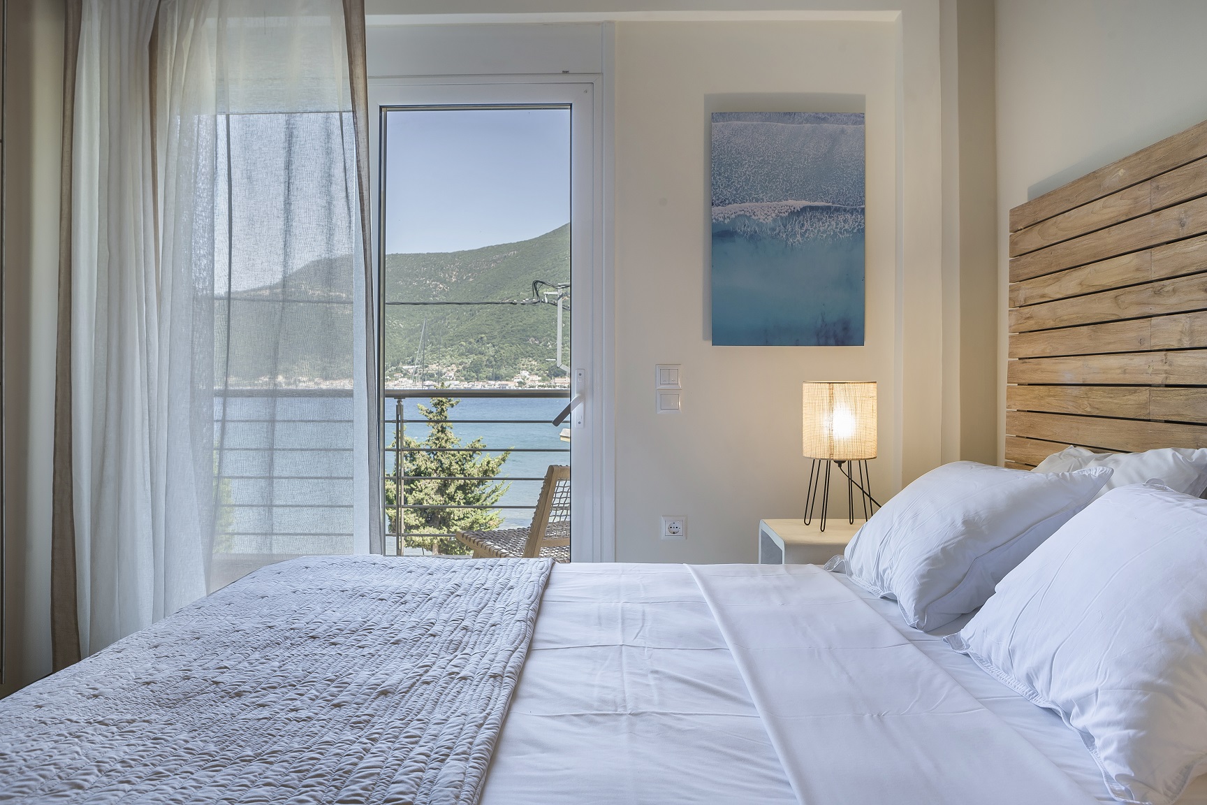 Meliti-Waterfront-Suites-Ammos-spavaća soba.jpg