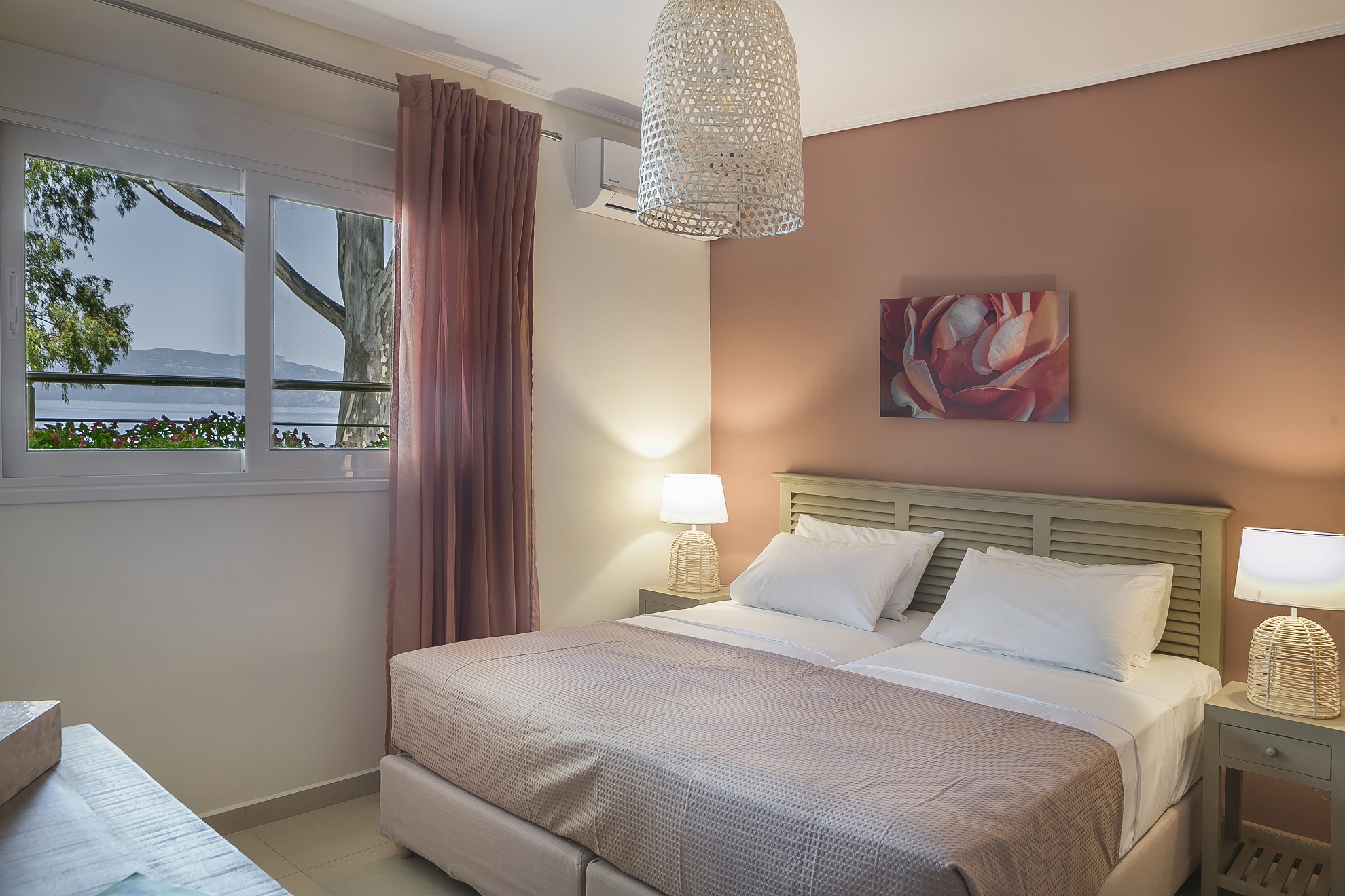 Meliti-Waterfront-Suites-Corali-spavaća-soba.jpg