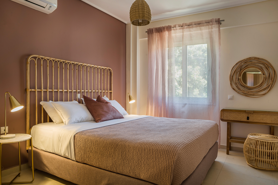Meliti-Waterfront-Suites-Noufaro-bračni krevet.jpg