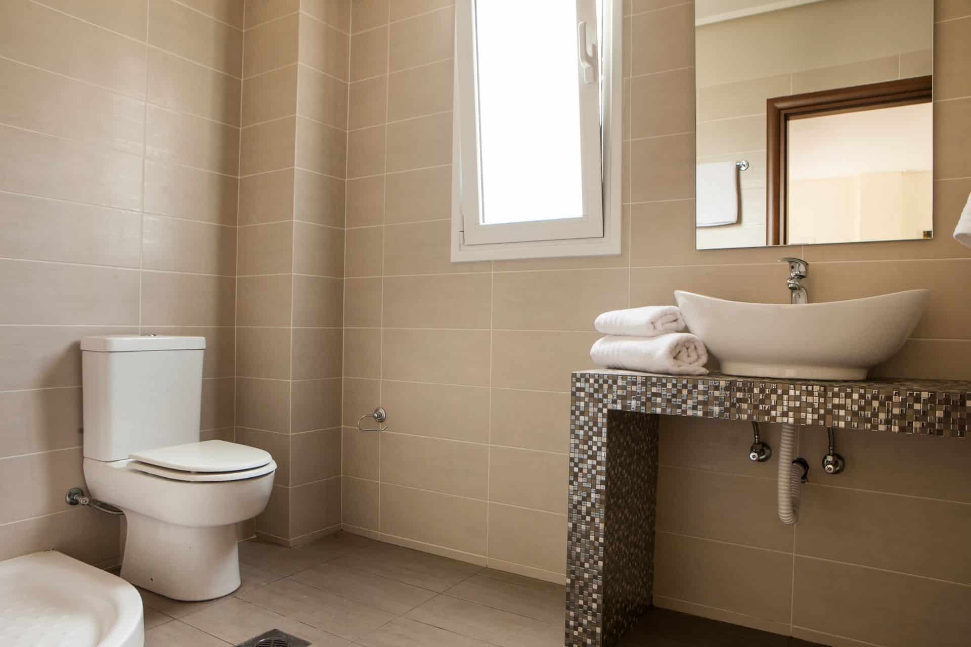 Meliti-Waterfront-Suites-kupatilo.jpg