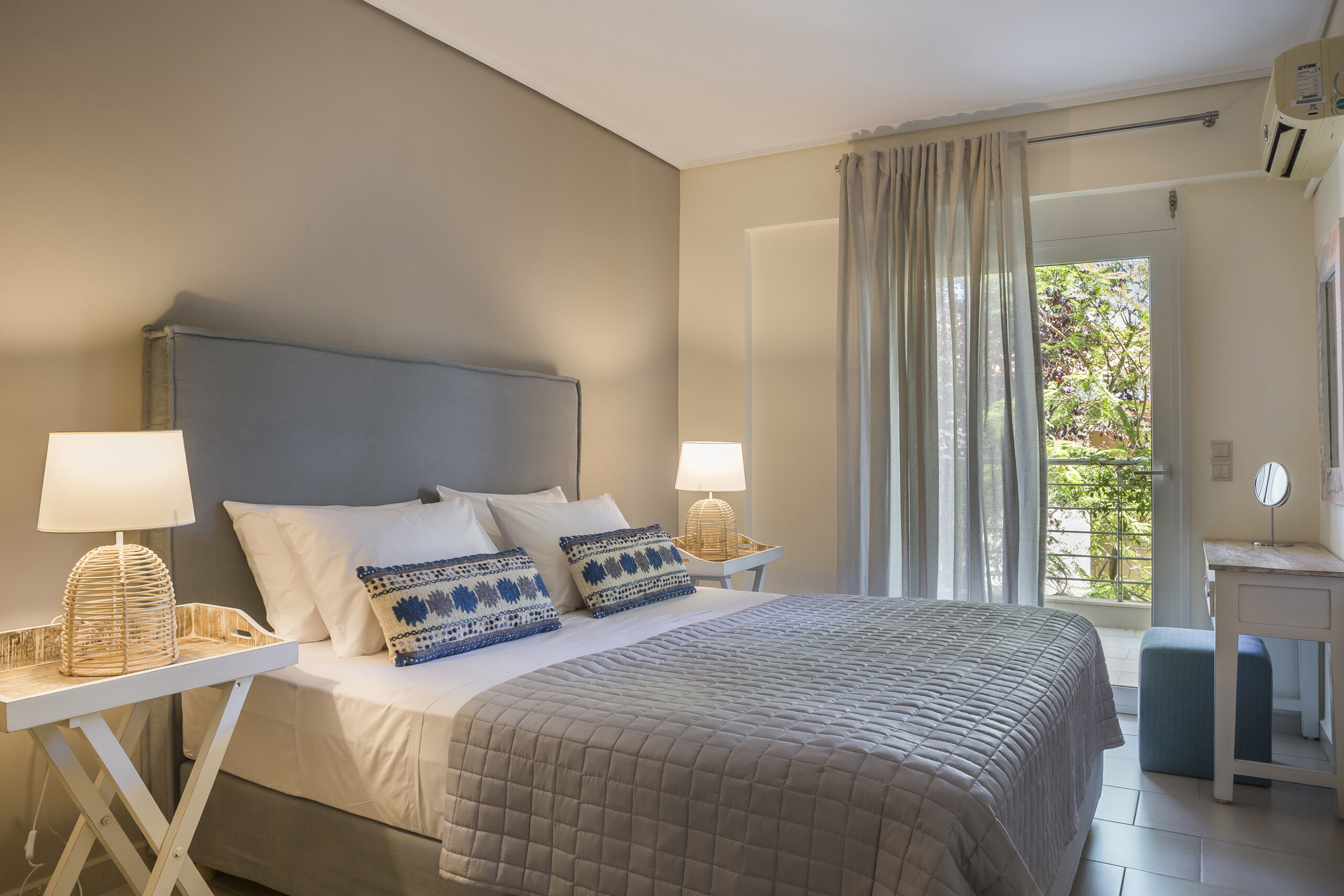 Meliti-Waterfront-Suites-spavaća soba.jpg