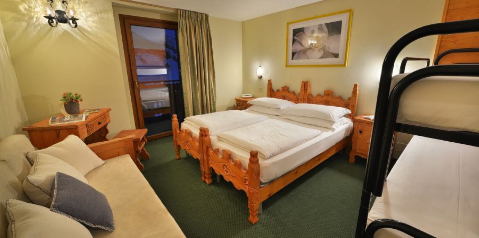 Hotel loredana- quadruple room.jpg