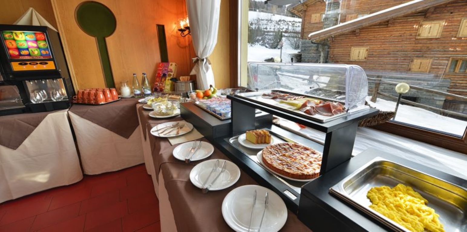 Hotel loredana- švedski sto.jpg