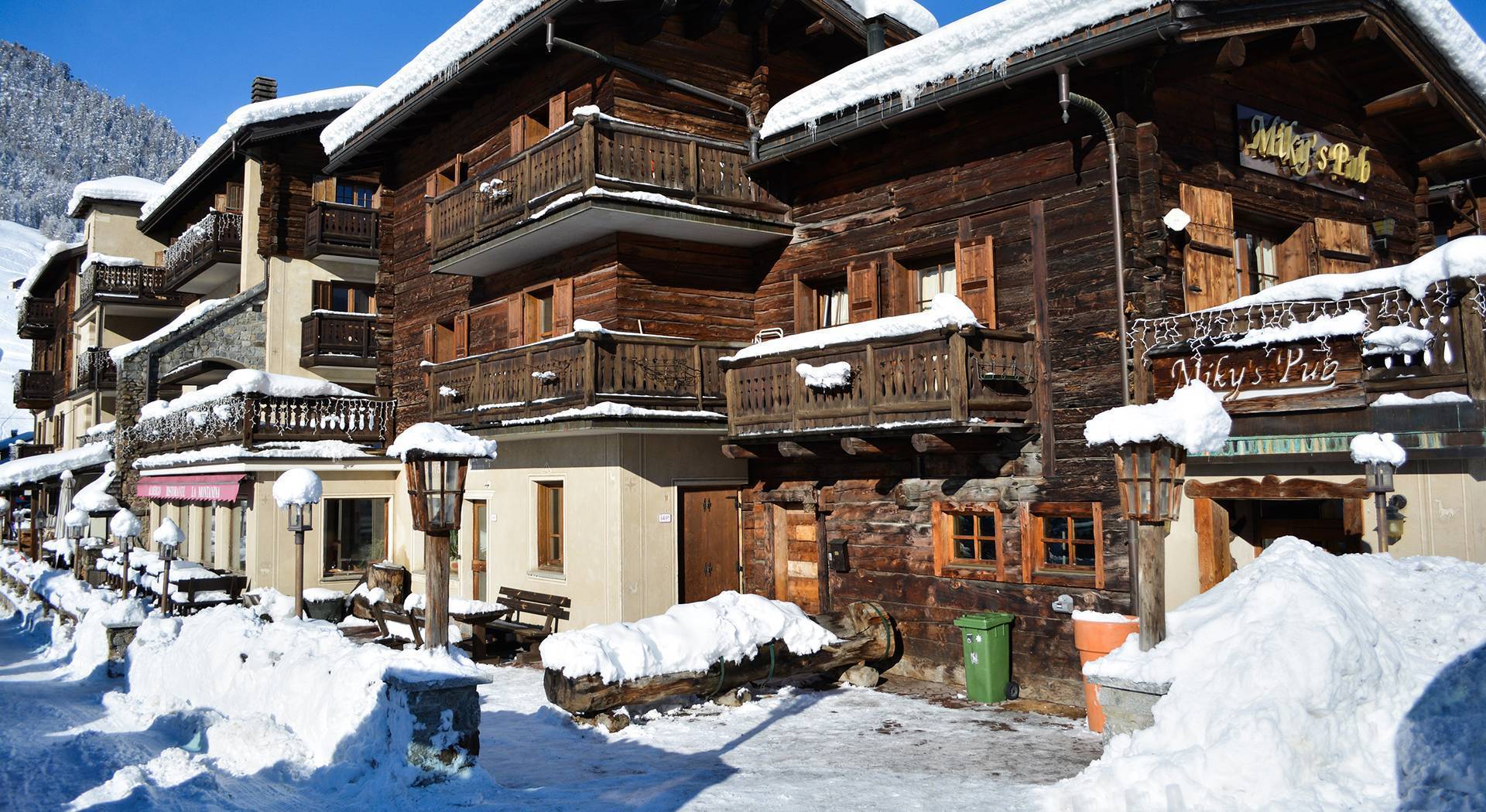 Hotel La Montanina-Spoljasnji izgled.jpg