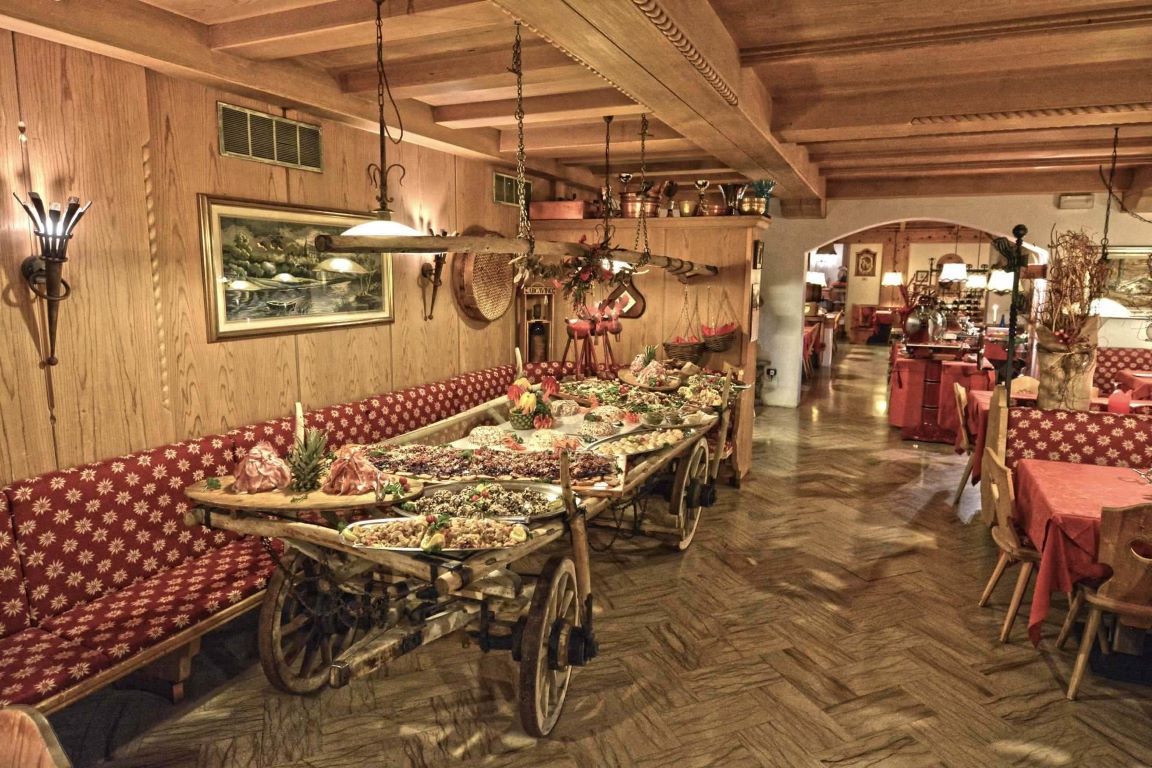 Hotel la montanina-restoran.jpg
