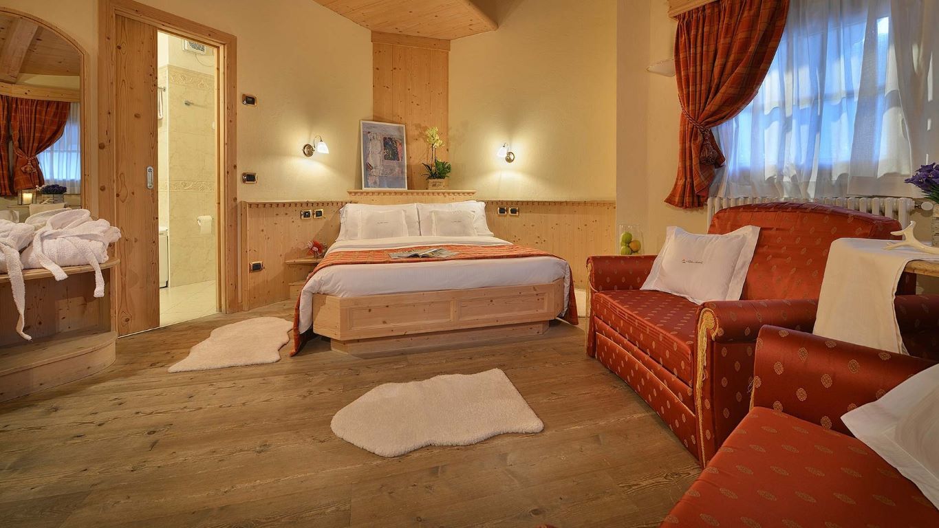Hotel Cristallo-superior room.jpg