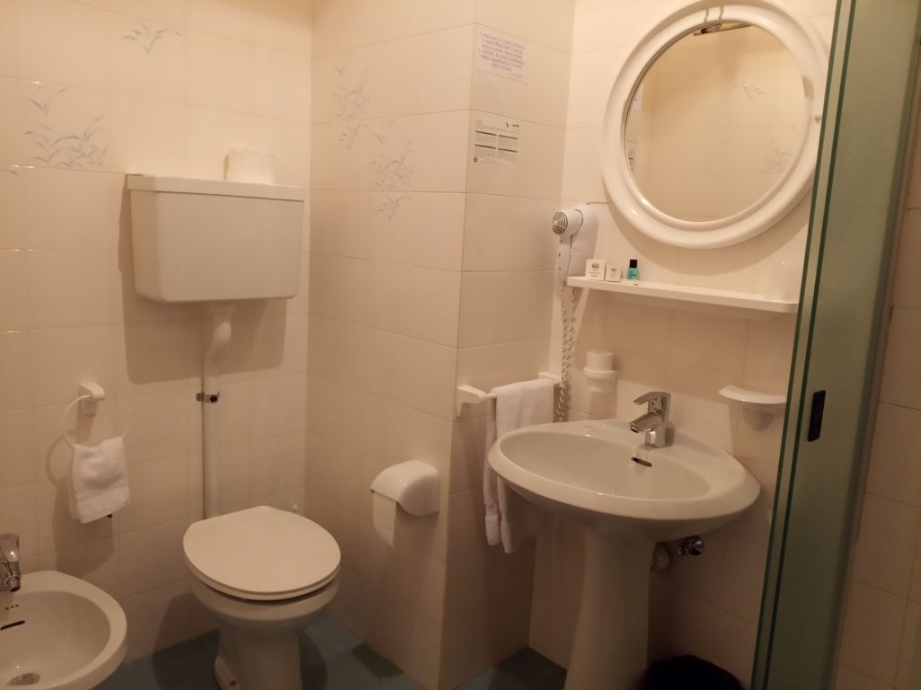 Hotel Adele 3 - kupatilo.jpg