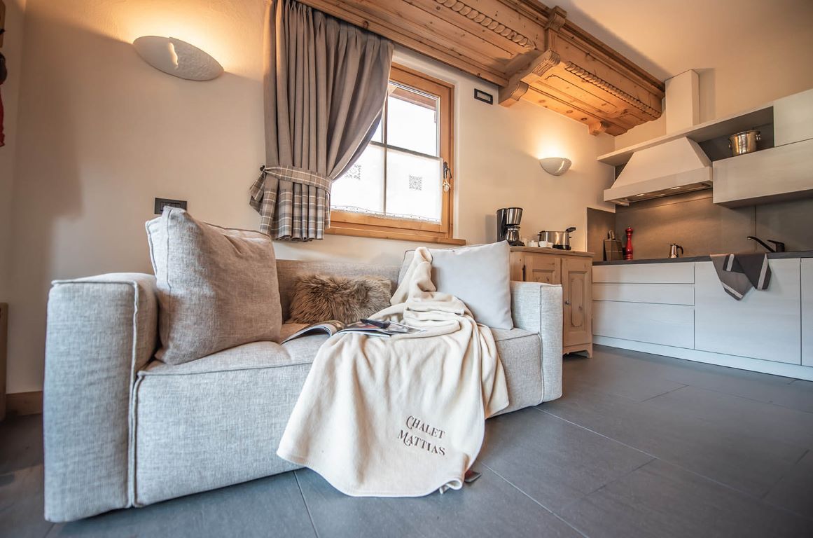 Hotel Chalet ristorante mattias- dnevni boravak app.jpg