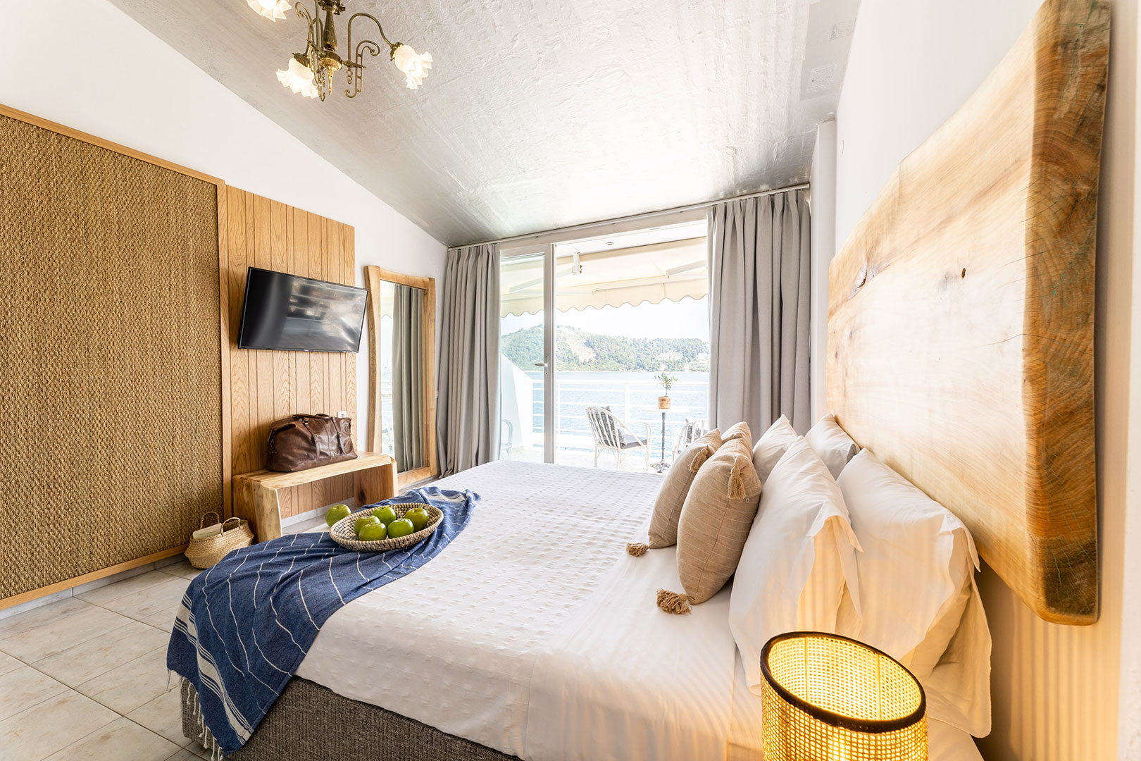 Casa-Blue-Marine-tv-krevet.jpg