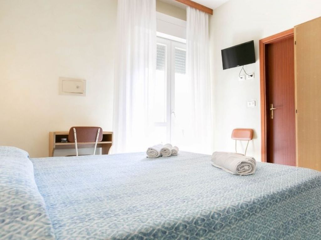 Hotel Ischia-Standardna soba.jpg