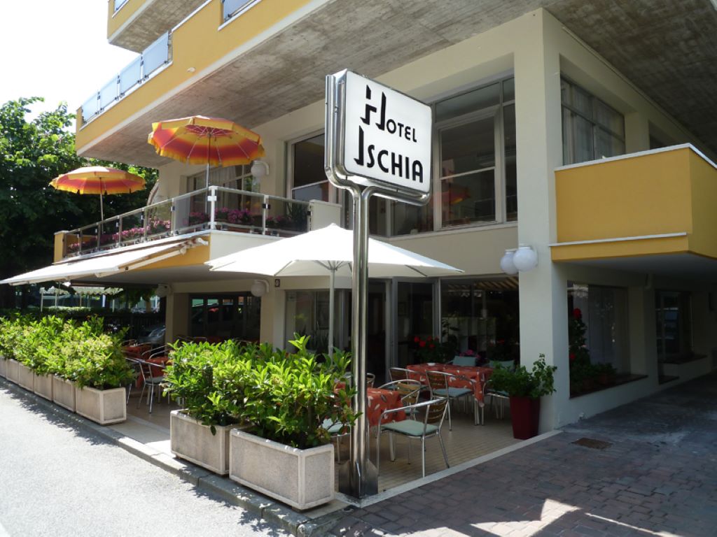 Hotel Ischia-Ulaz u hotel.jpg