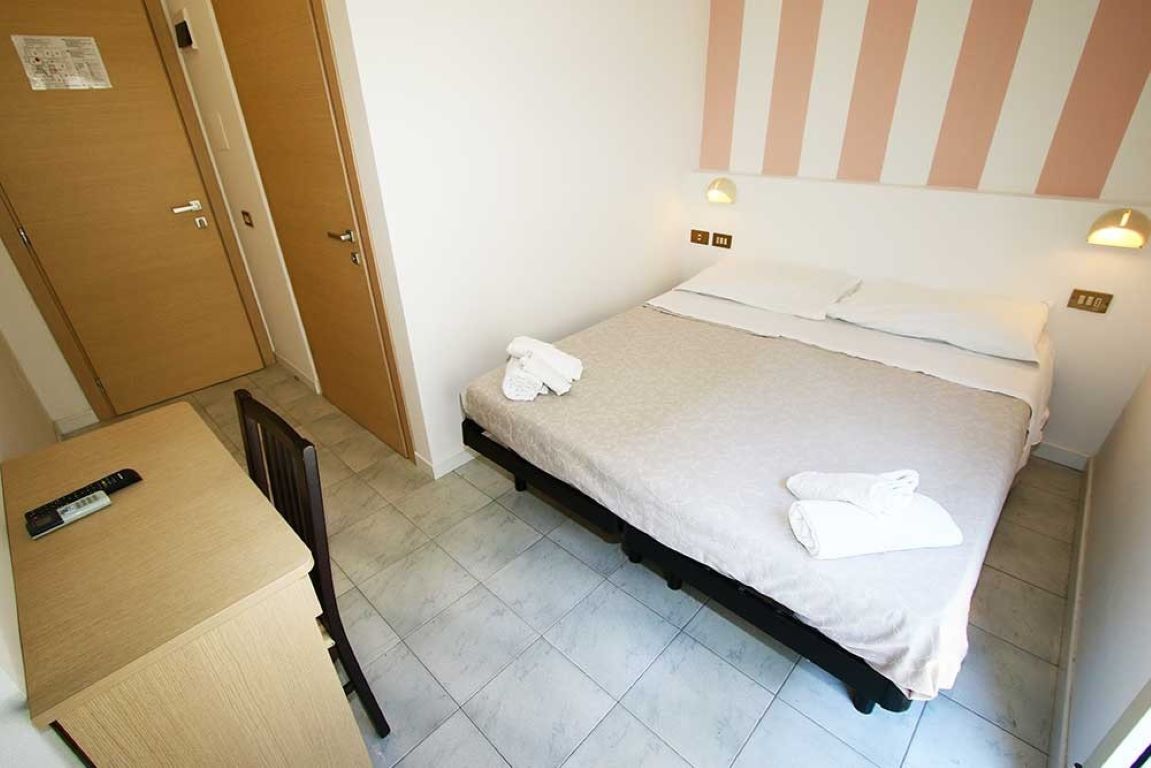 Hotel Clerice-Dvokrevetna soba.jpg