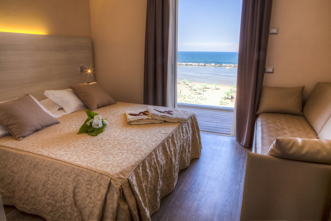 Albergo Aquila-Standardna trokrevetna soba penthouse.jpg
