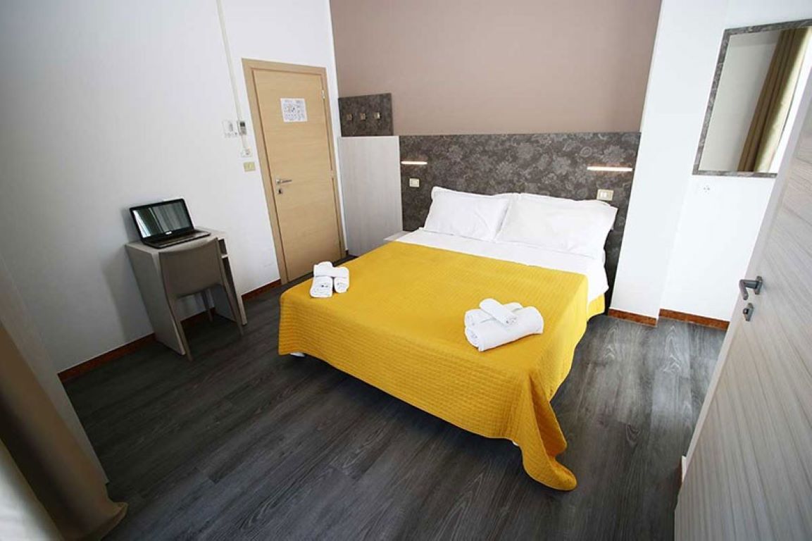 Hotel Kim-Standardna soba.jpg