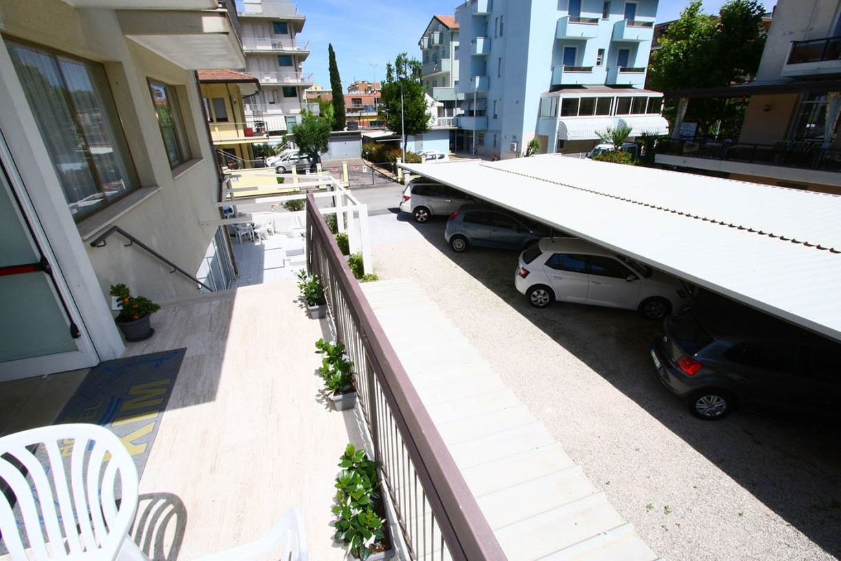 Kim Hotel-Parking.jpg