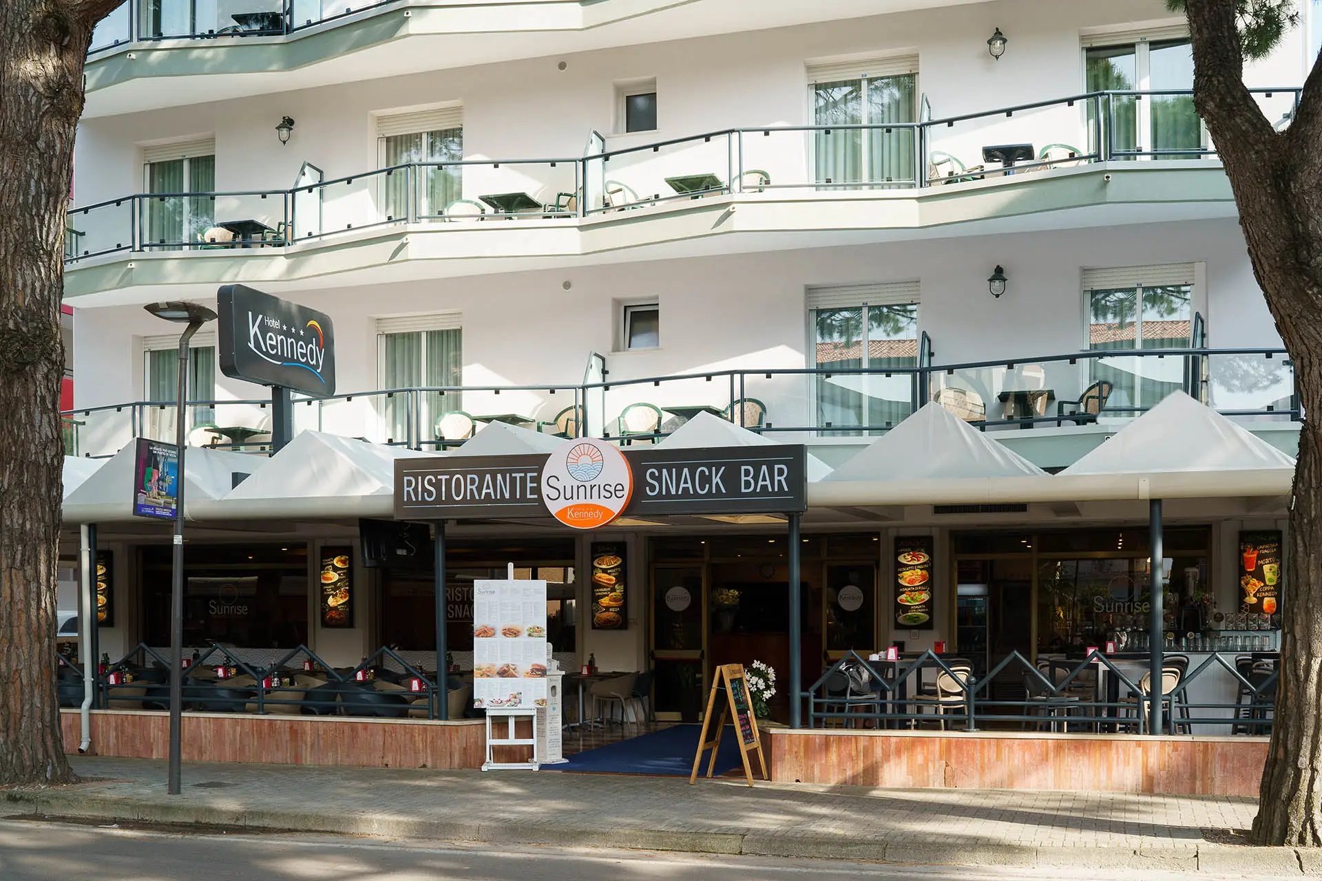 Hotel Kennedy-Restoran.jpg