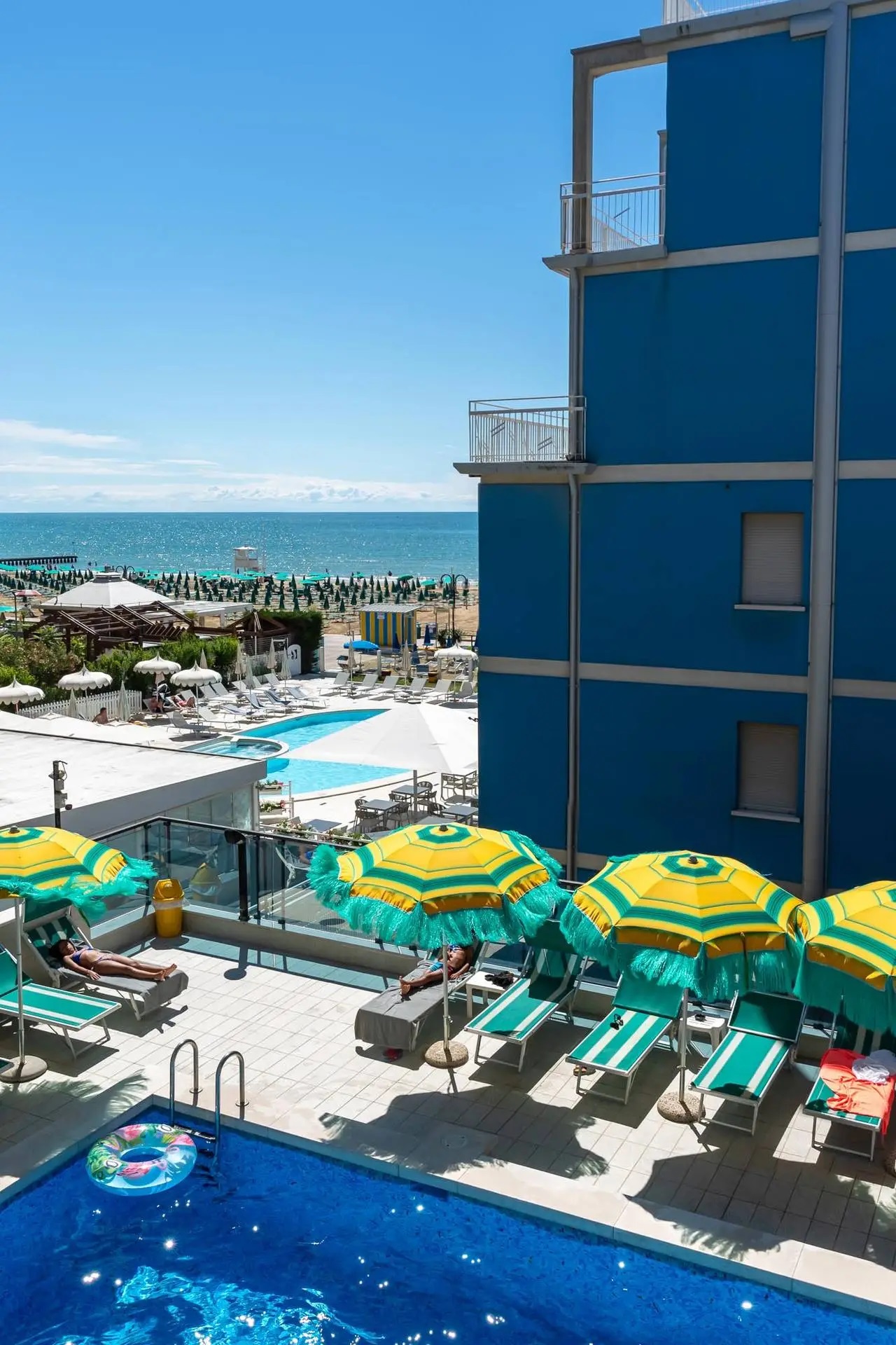 Kennedy Hotel-Put do plaze.jpg
