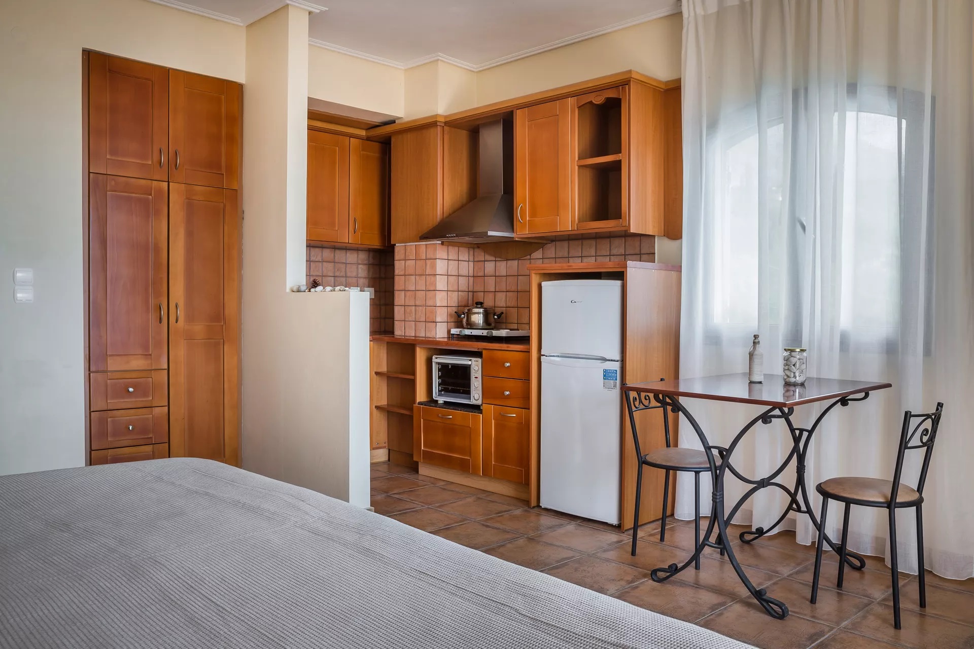 Diana Studios Kefalonia-Studio pogled basta.jpg