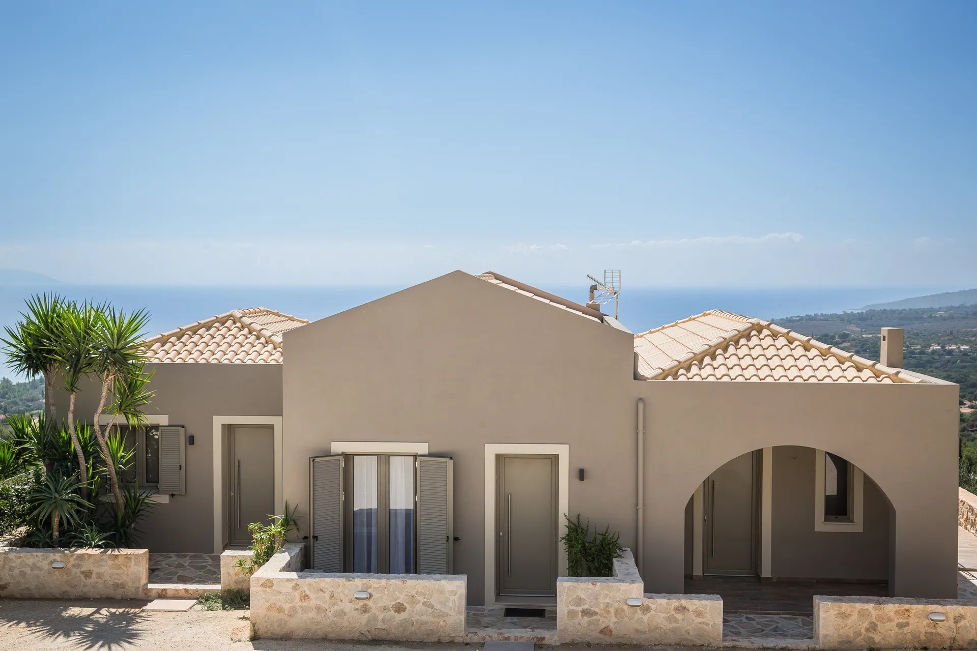 Diana Suites-Hotel spolja.jpg