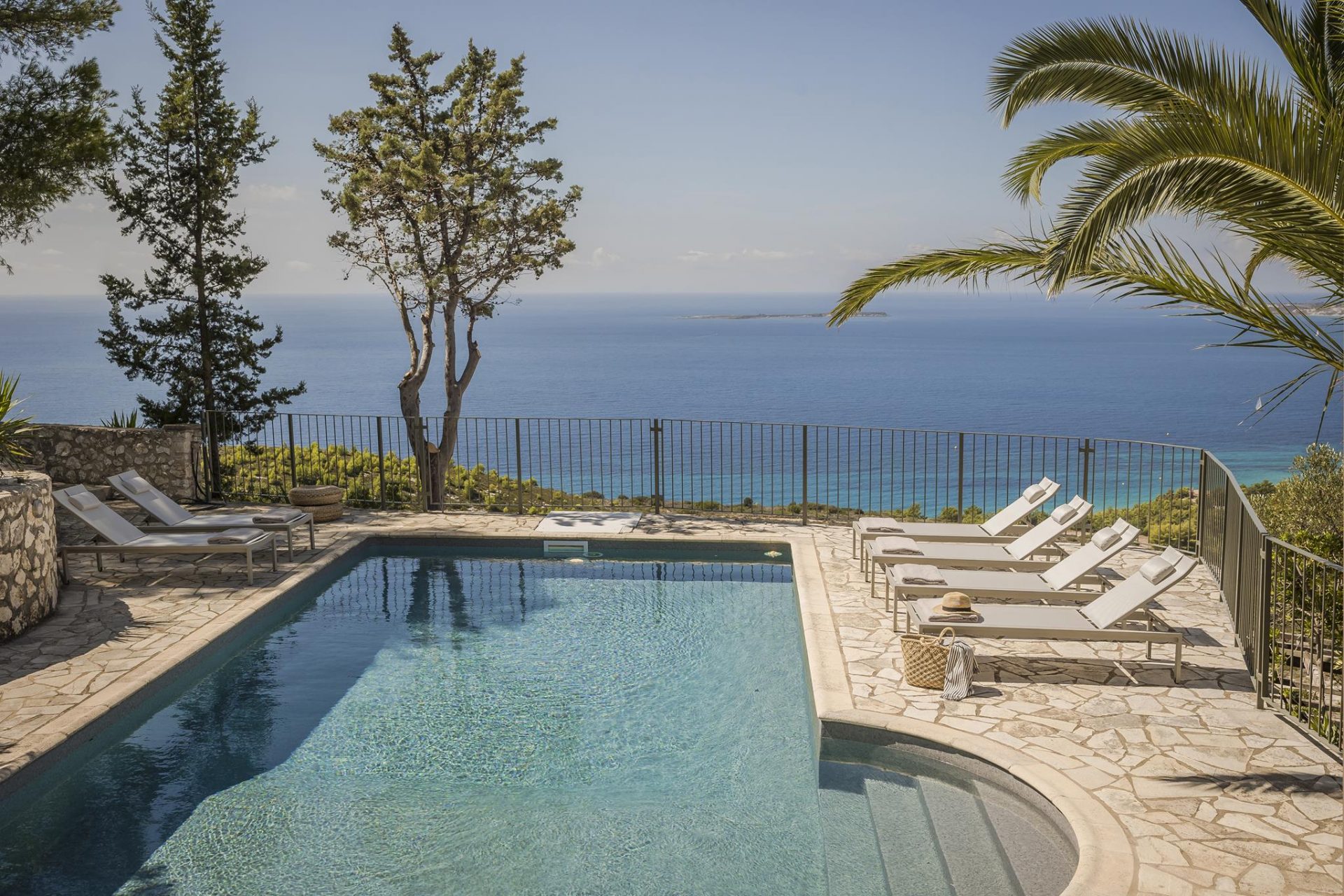 360o Residences-bazen.jpg