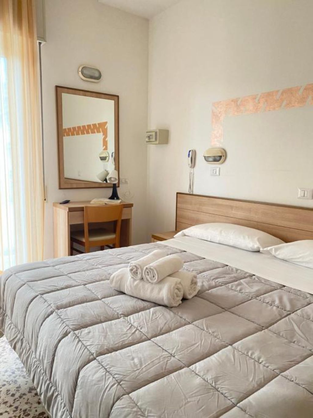 Hotel Ravello RImini-Deluxe soba.jpg