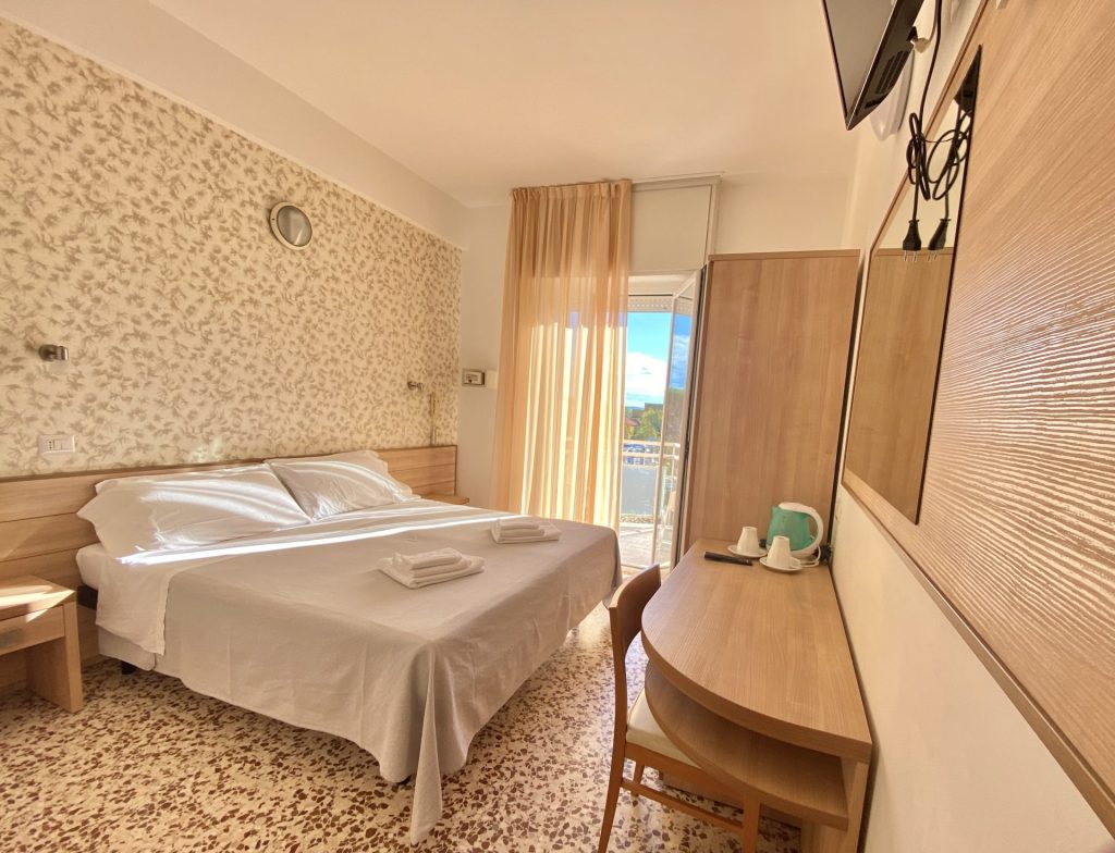 Ravello Rimini Hotel-Clkassic soba.jpeg