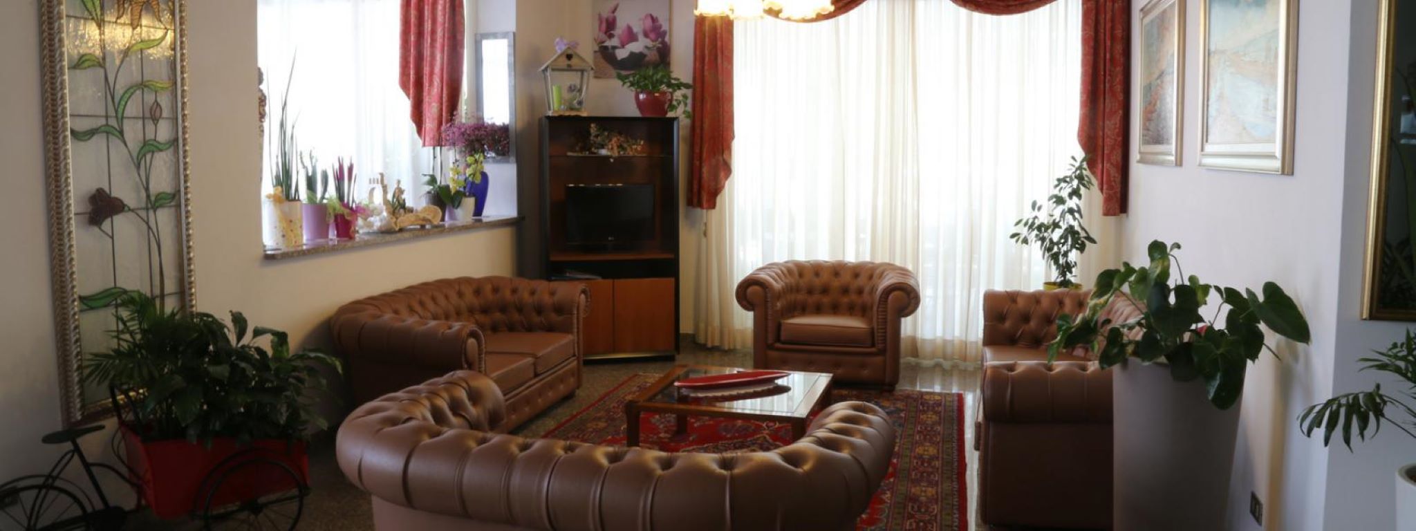 Hotel Portofino-Lobby.jpg
