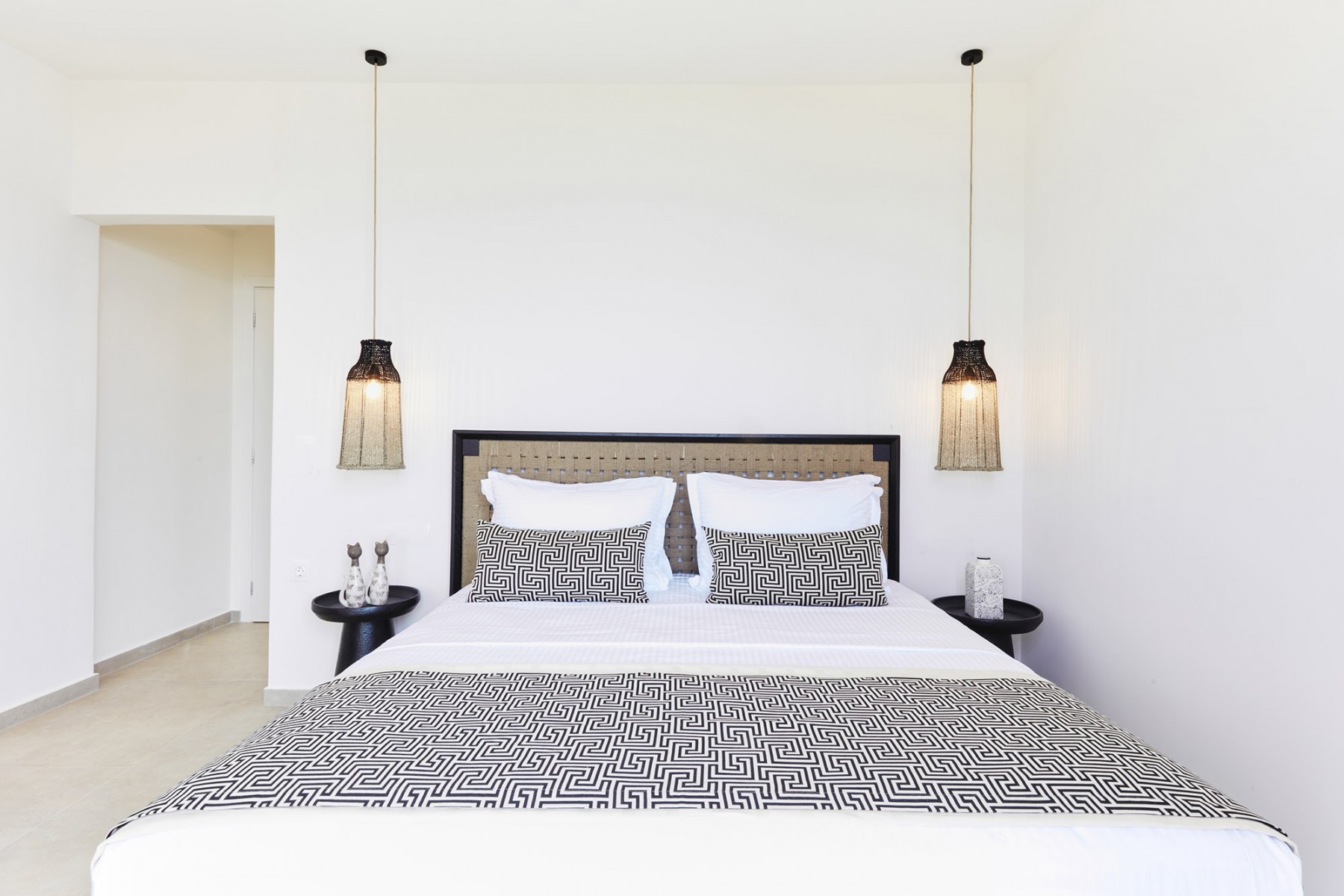 Ammos-Luxury-Apartments-spavaća soba.jpg