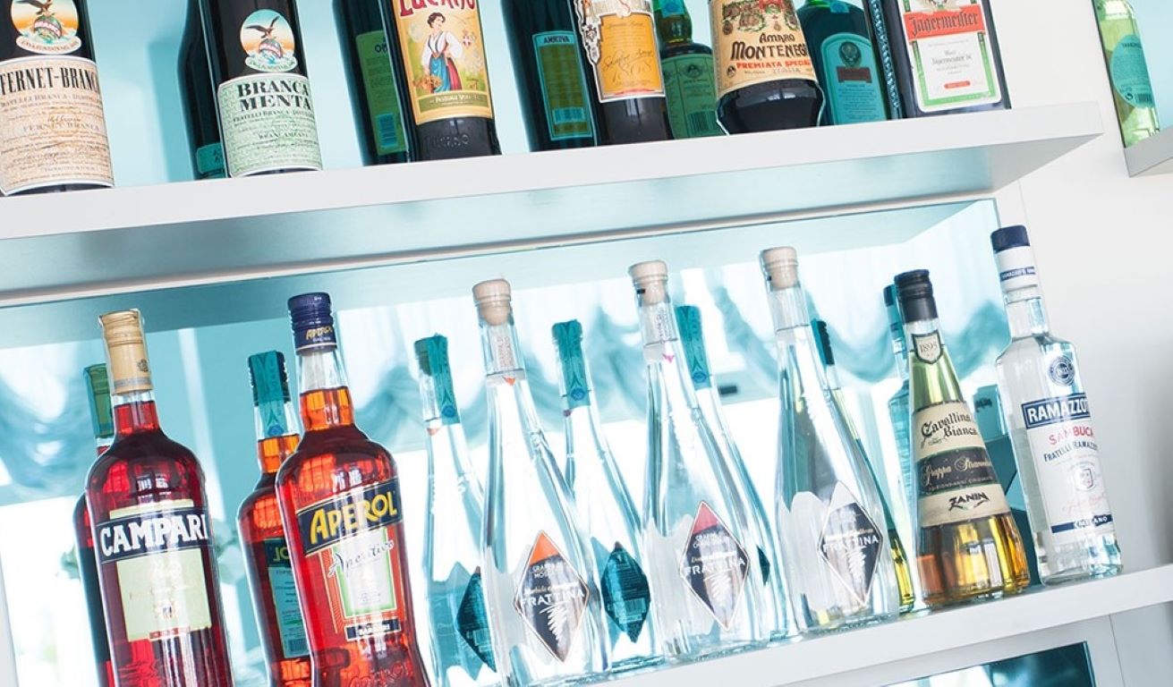 Hotel Platinum-Bar.jpg