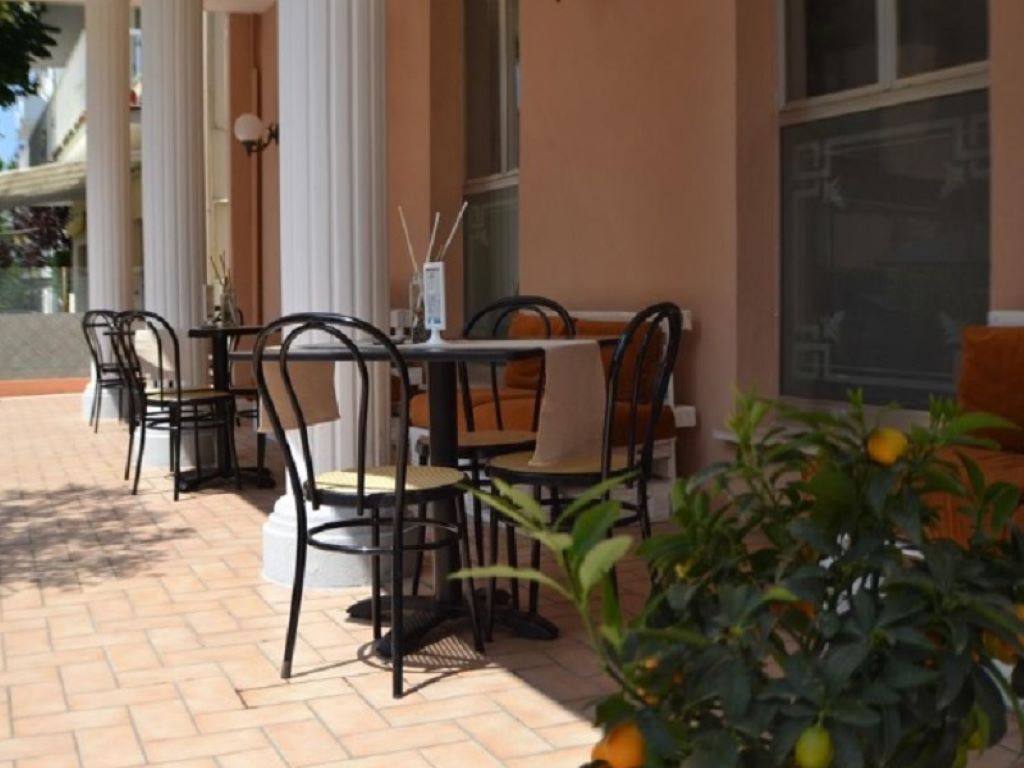 Hotel Villa Caterina-Terasa bara.jpg