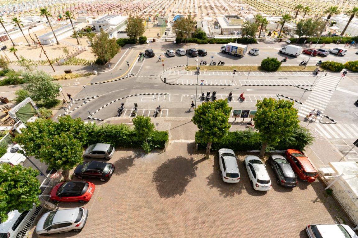 Aragosta Hotel-Parking.jpg