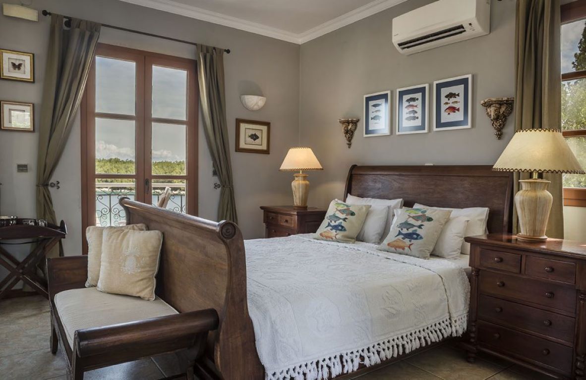 Faros Suites-spavaća soba-apartman.jpg