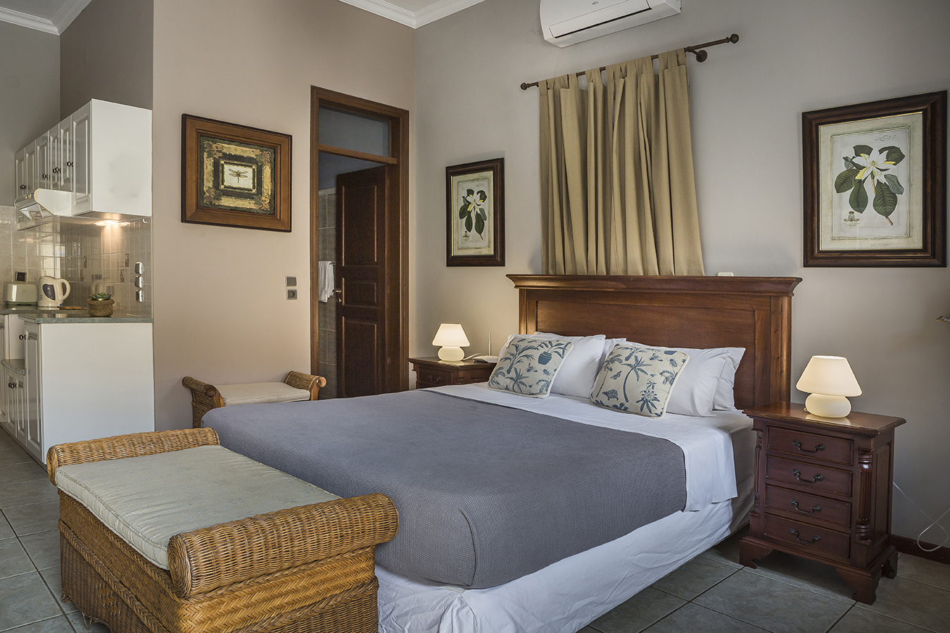 Faros Suites-standardna soba.jpg