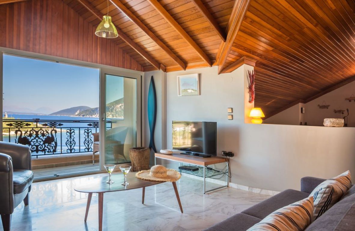 Faros Residence-dnevni boravak-potkrovlje.jpg