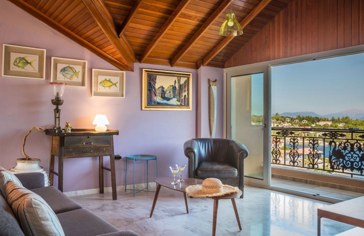 Faros Residence-sofa-mermer-pod-pogled.jpg