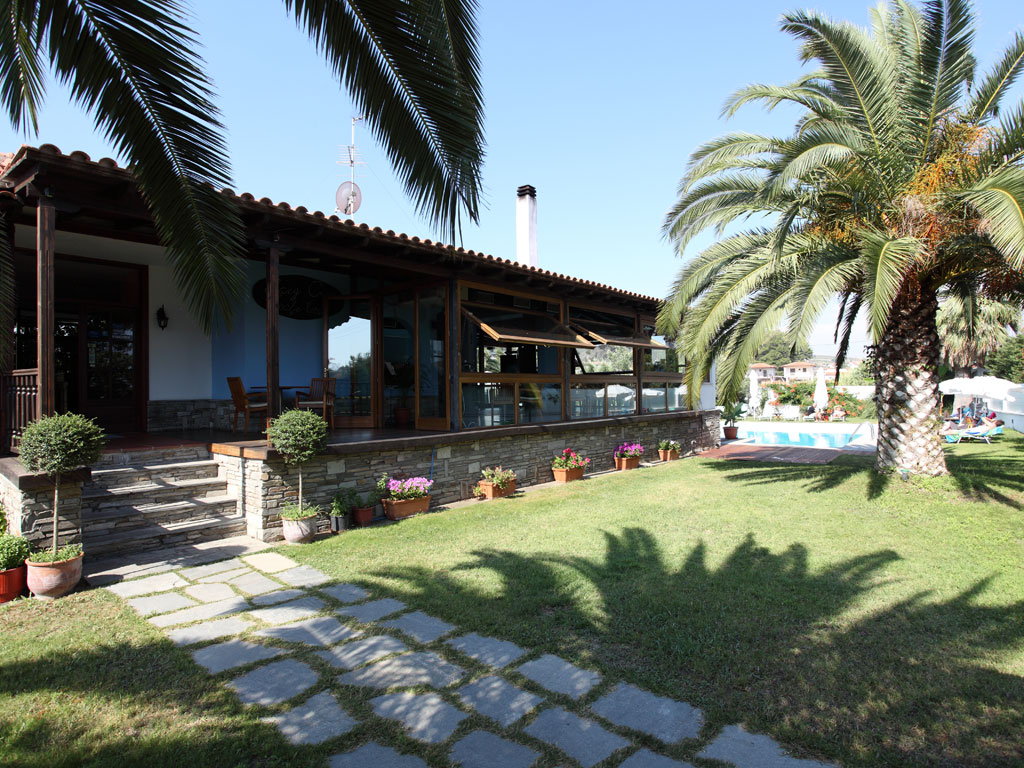 Hanioti VIllage Resort-Bar.jpg
