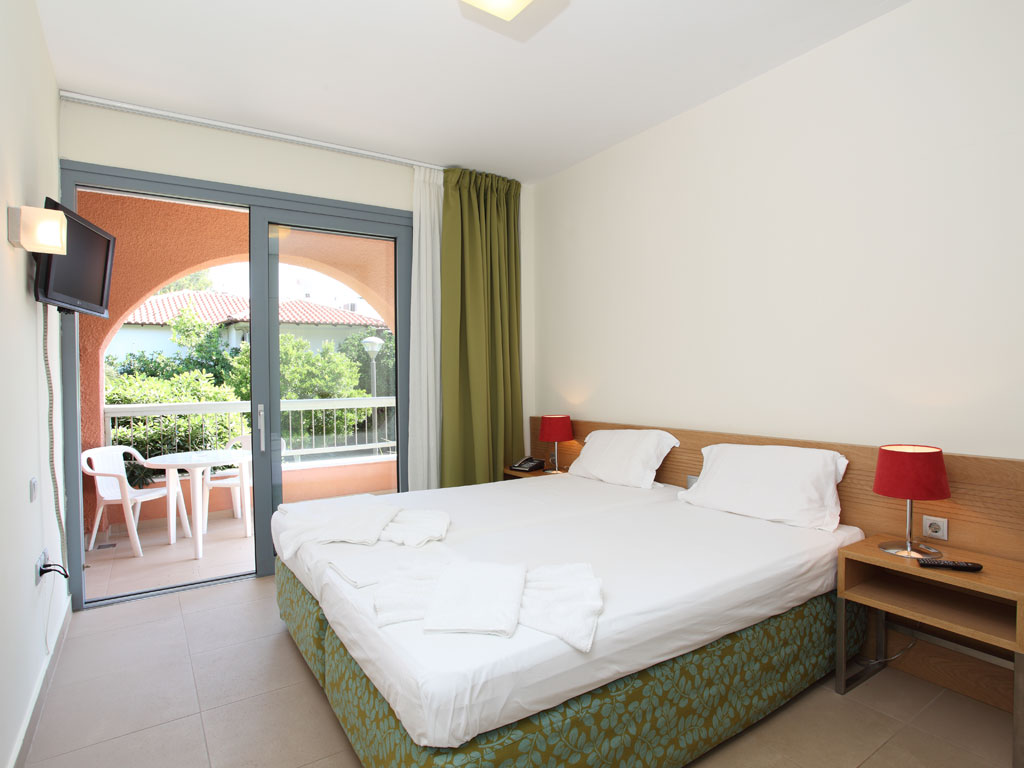 Hanioti Village Resort Hotel-Superior soba.jpg