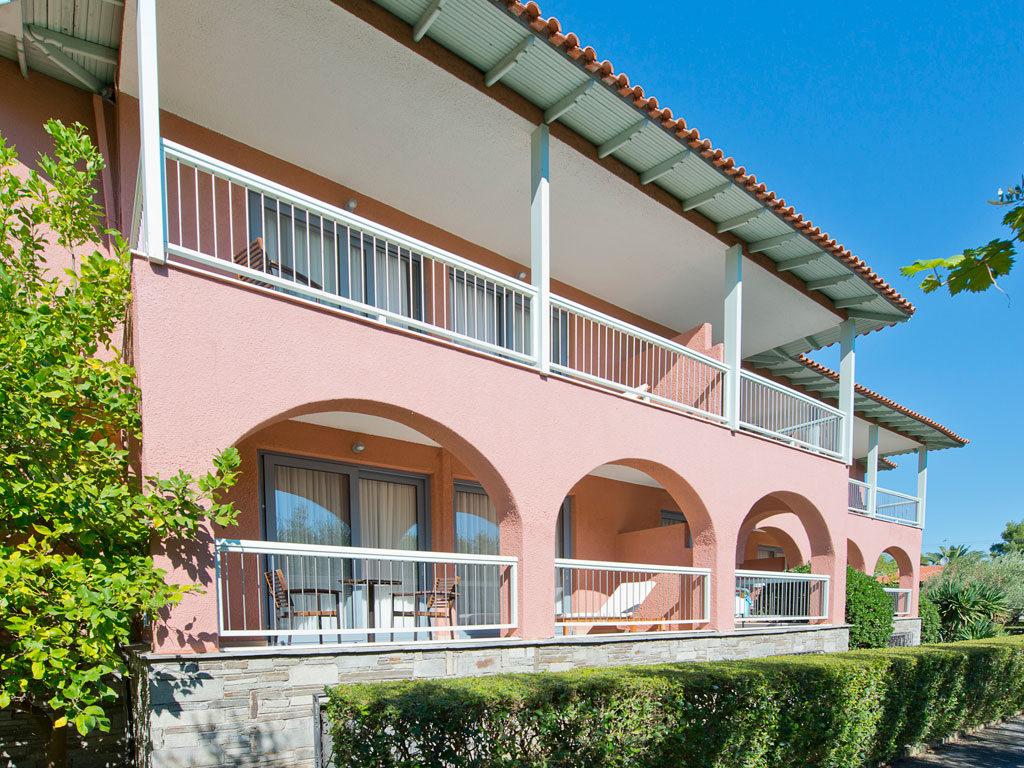 Hanioti Village Resort-Zgrada hotela.jpg