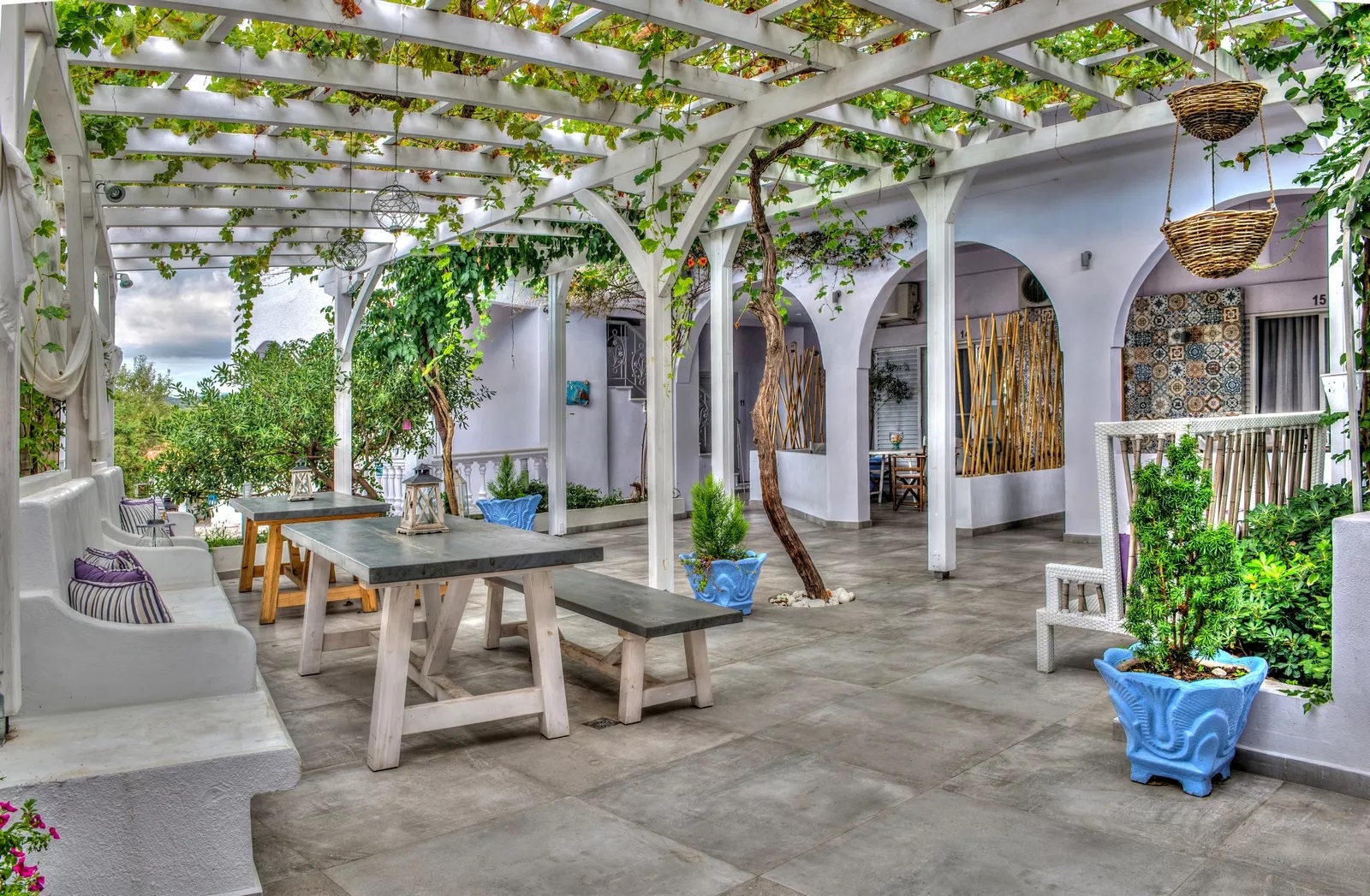 Hotel Villa Maria Toroni-Terasa bara.jpg