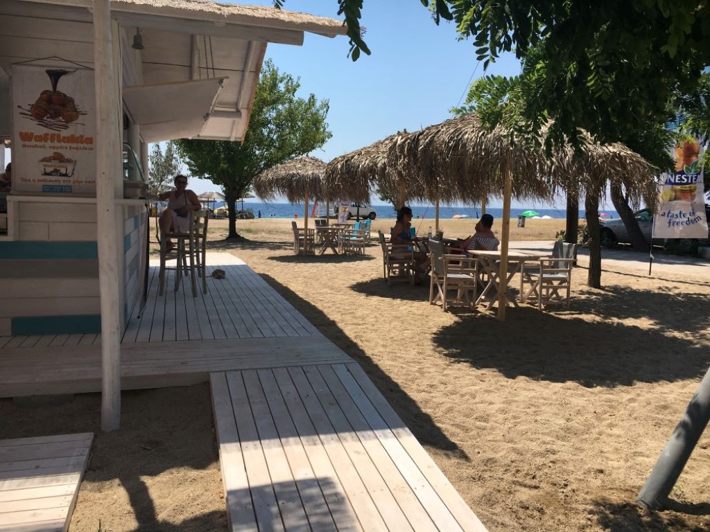 Villa Maria Toroni-Bar na plazi.jpg