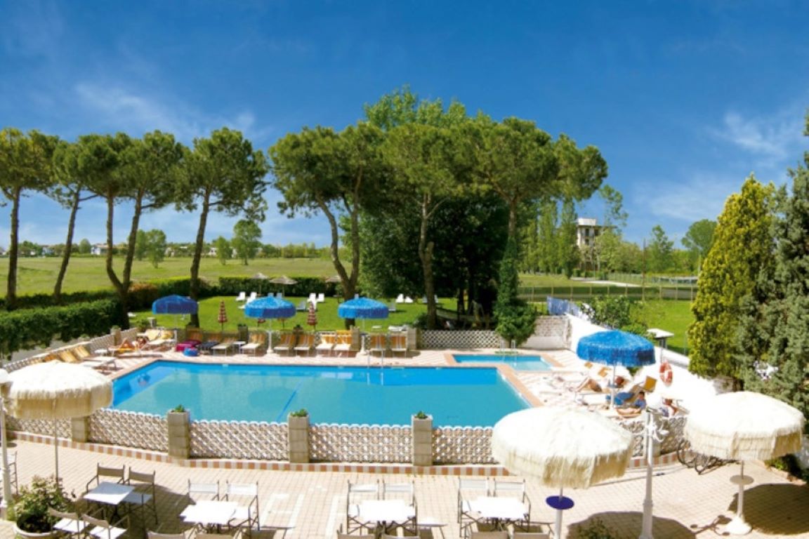 Frank Hotel-Bazen.jpg