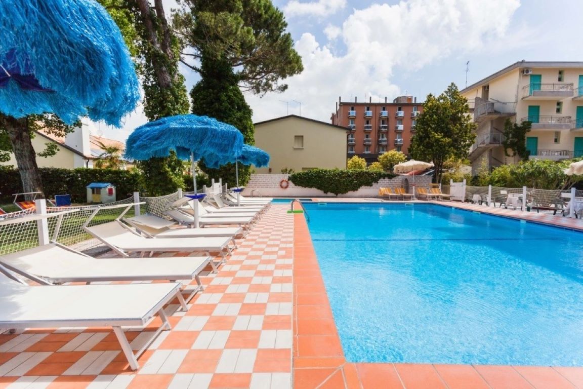 Hotel Frank-Bazen.jpg