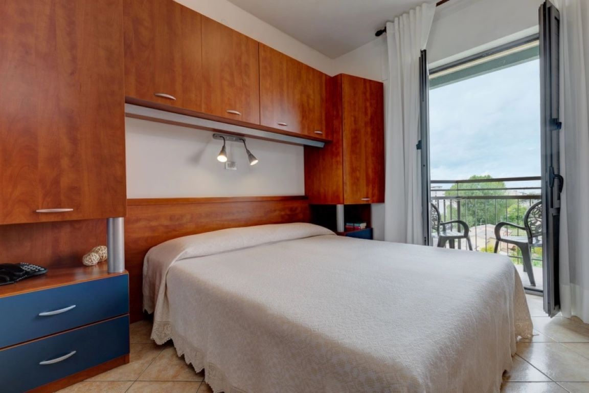 Hotel Frank-Standardna soba.jpg