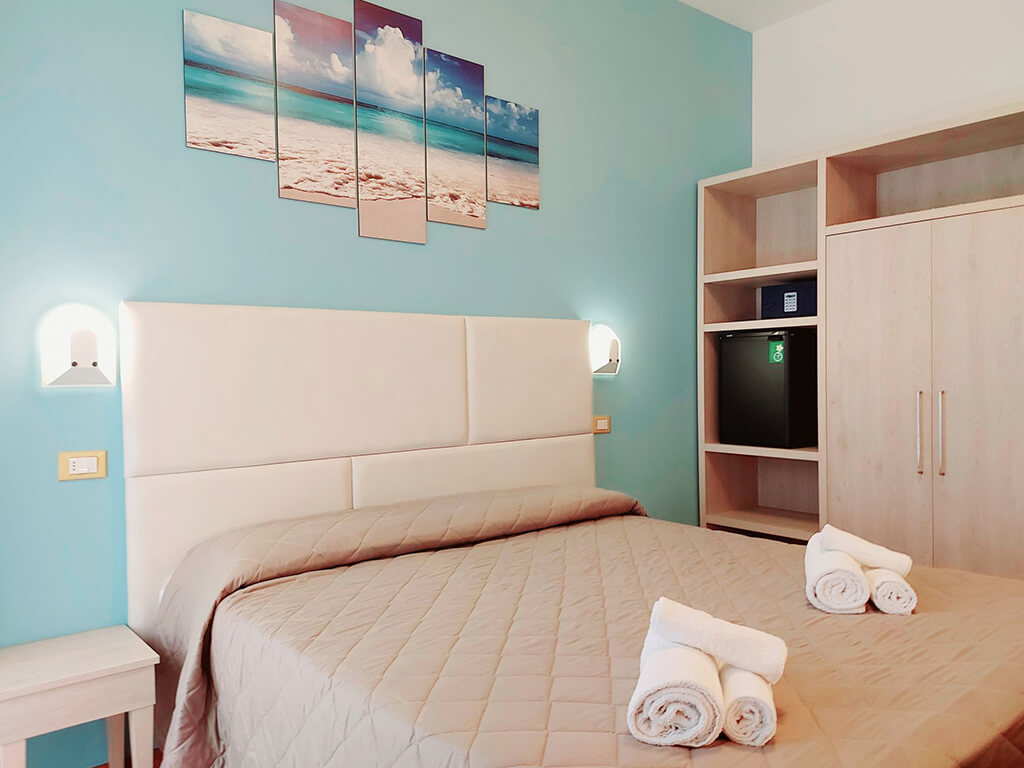 Hotel Monica-Standardna soba.jpg