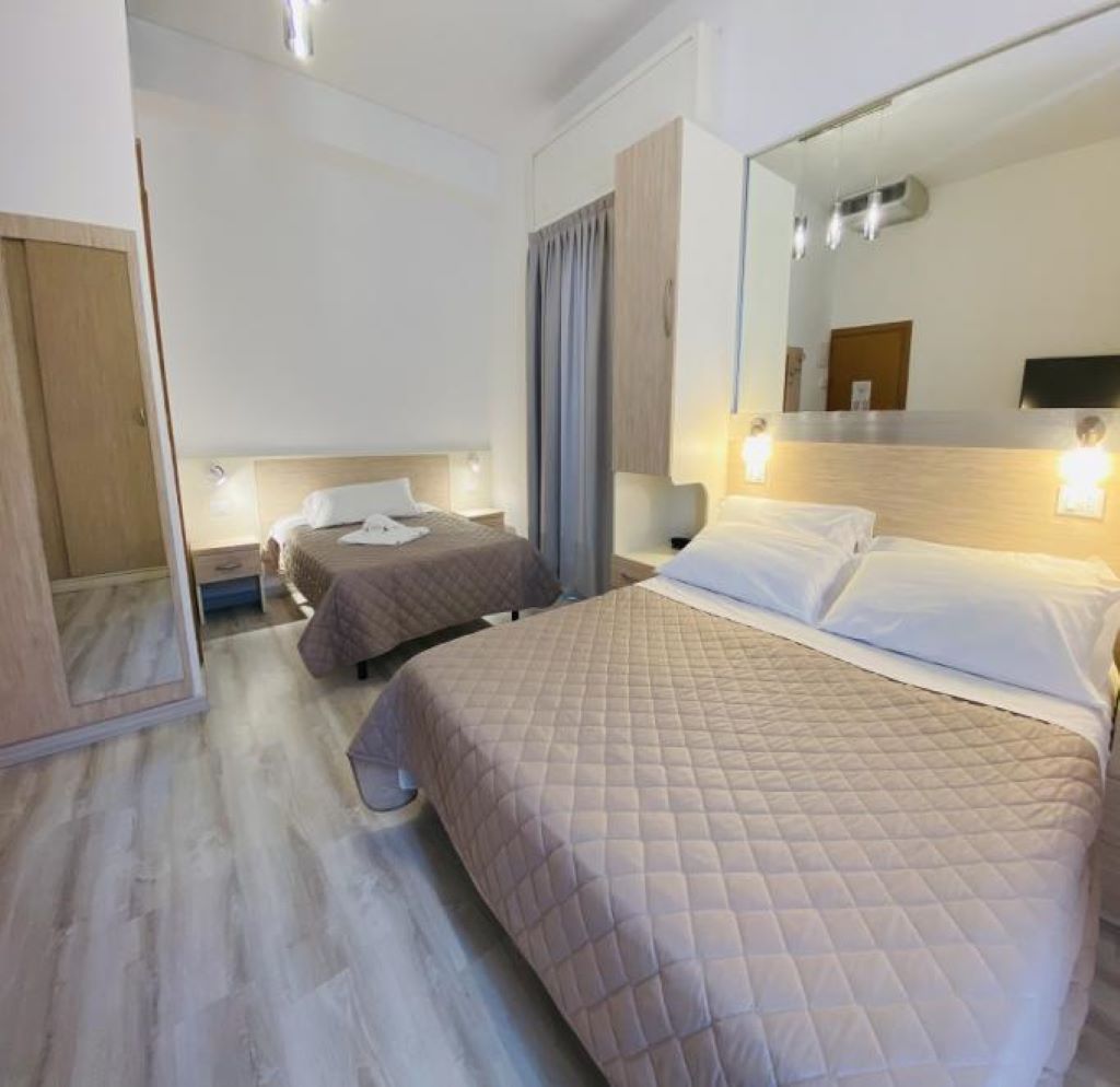 Butterfly Hotel-Cetvrokrevetna soba.jpg