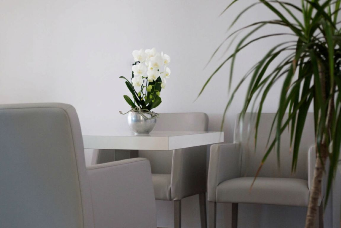 Hotel Emilia-Lobby.jpg
